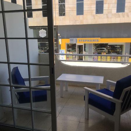Modern Apartment In Paphos Town Centre Extérieur photo