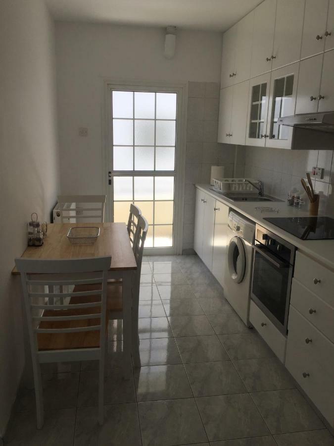 Modern Apartment In Paphos Town Centre Extérieur photo